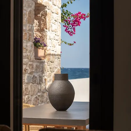 Strovilla Mare Beachfront With Private Pool